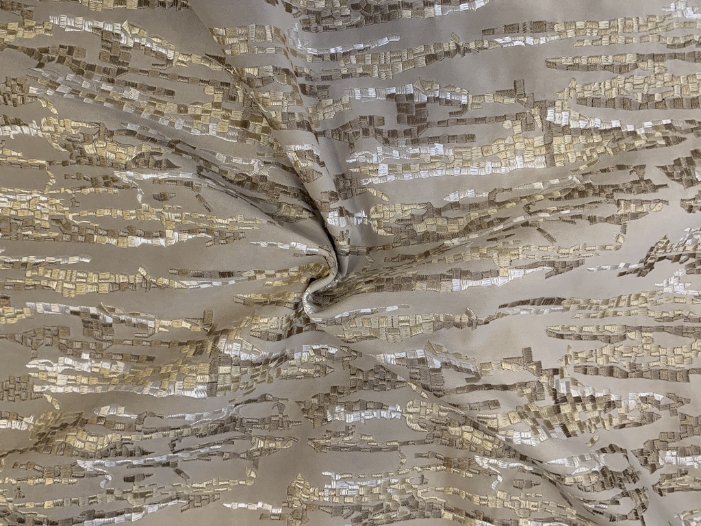 AT TISSU VELOUR BRODE GAL 650g 1,40m
